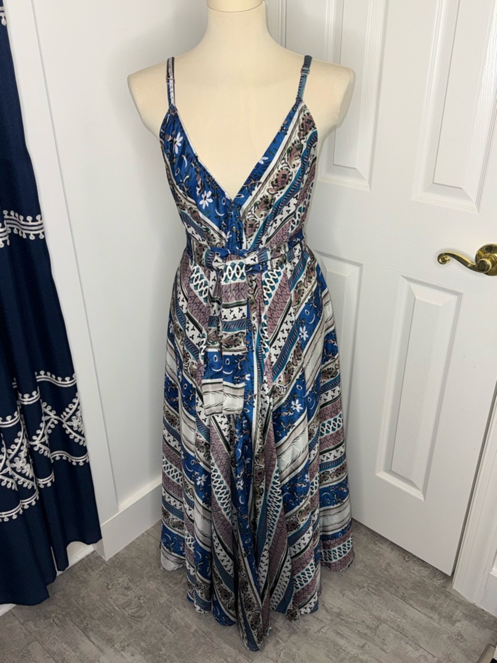 Blue Patterned V-Neck Spaghetti Strap Maxi Dress free size